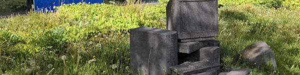 Concrete art in Augsburg, replica of a 2000's PC, 2024 Header banner: Concrete art in Augsburg, replica of a 2000's PC, 2024